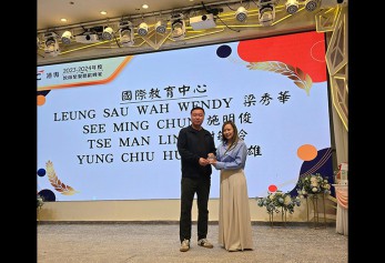 2024年5月出席香港專業進修學校導師周年晚宴-謝敏玲合夥人及資深導師獲香港專業進修學校頒發10周年服務獎